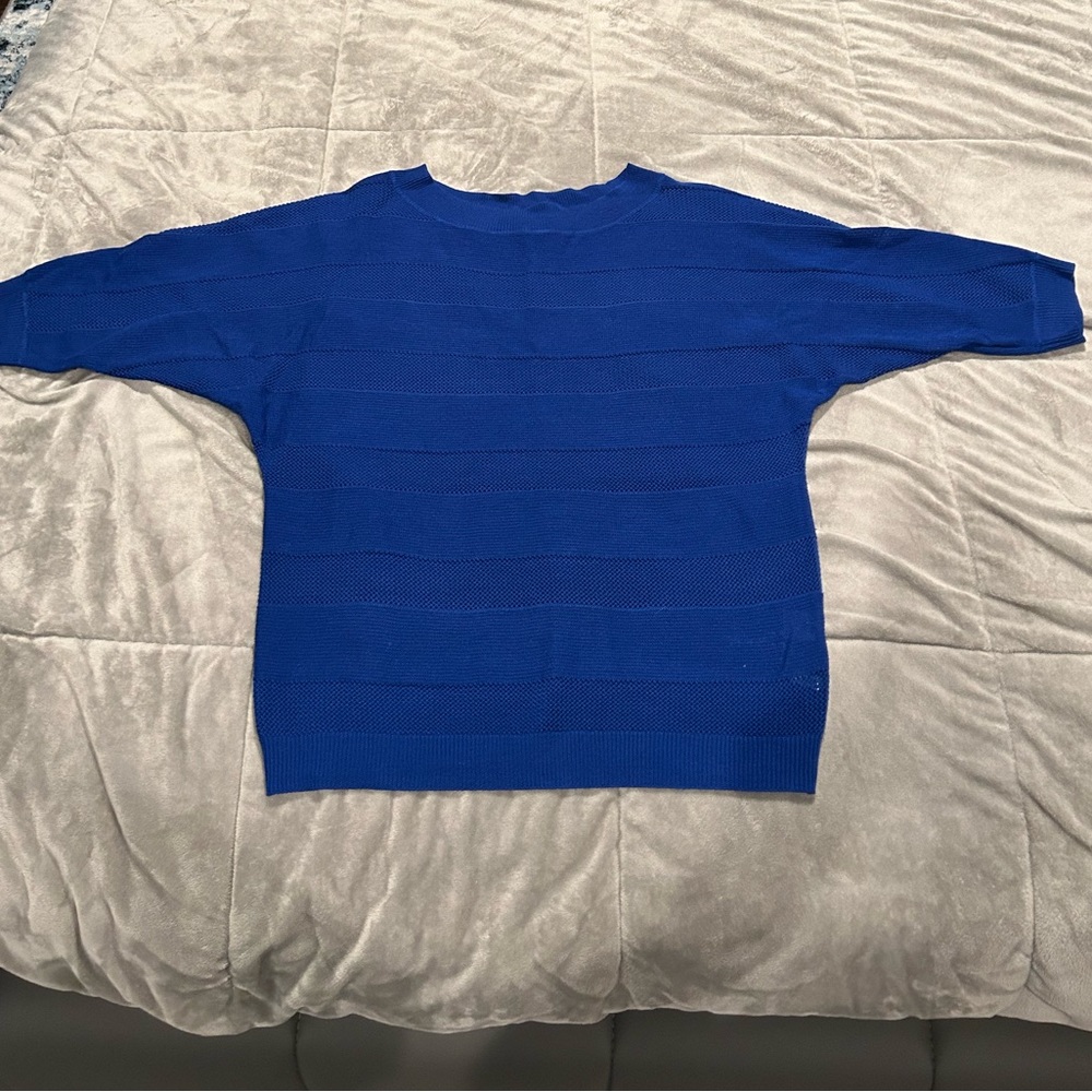 New York & Co Mid Length Sleeve Sweater - size M
